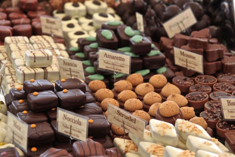 Praline di cioccolato artigianali tra le storiche vie del centro di Perugia durante Eurochocolate