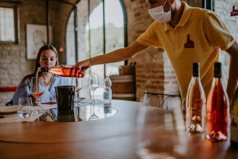 Degustazione di vini biologici e prodotti tipici alla Vineria del Carmine